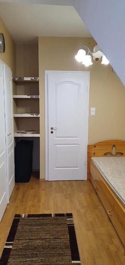Venusz Apartman Cserkeszőlő Eksteriør bilde