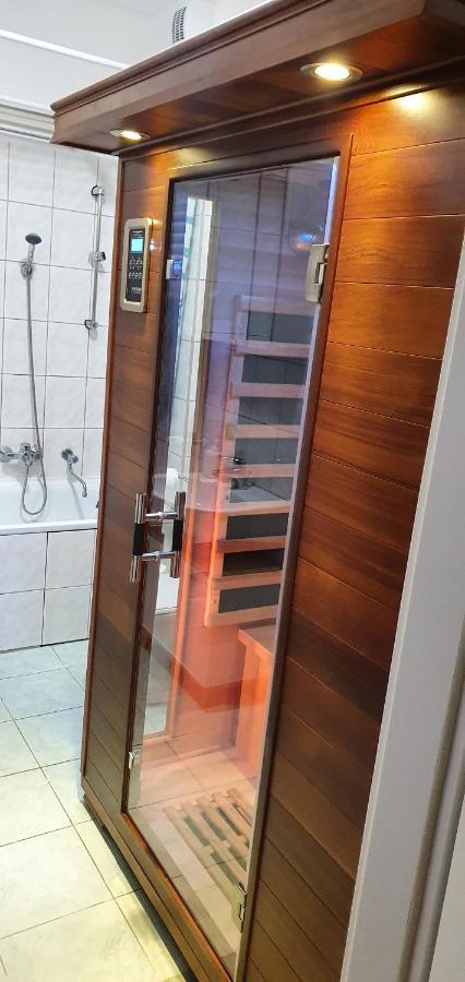 Venusz Apartman Cserkeszőlő Eksteriør bilde